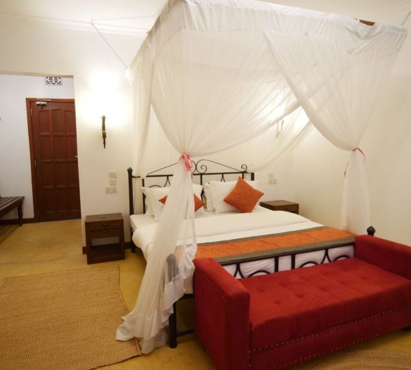 Connecting room