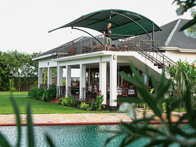 MOYONI AIRPORT LODGE terrasse 2